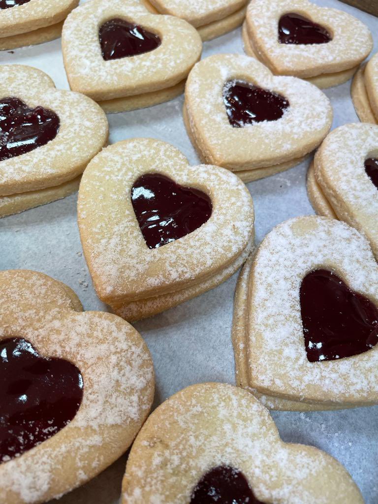 thecavanbakery's tweet photo. So much love at the Cavan Bakery❣️ Love is definitely in the air with all these sweet treats to choose from. Which will you choose for your sweet heart? Enjoy❣️
❤️😍❤️😍
#valentines #sweettreats #love #spreadlove #sharethelove #loveeverycrumb https://t.co/jRdDwWUAH9
