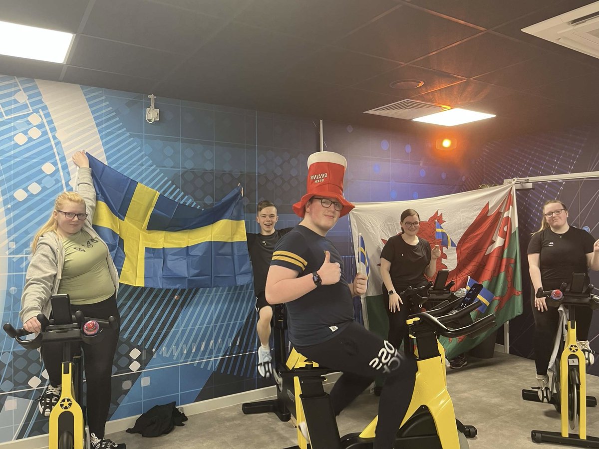 TylaGlasBees's tweet photo. Caerwyn is now up to 45km and still going strong 

https://t.co/2oHx4h5Sl2 https://t.co/77LXuOt00T
