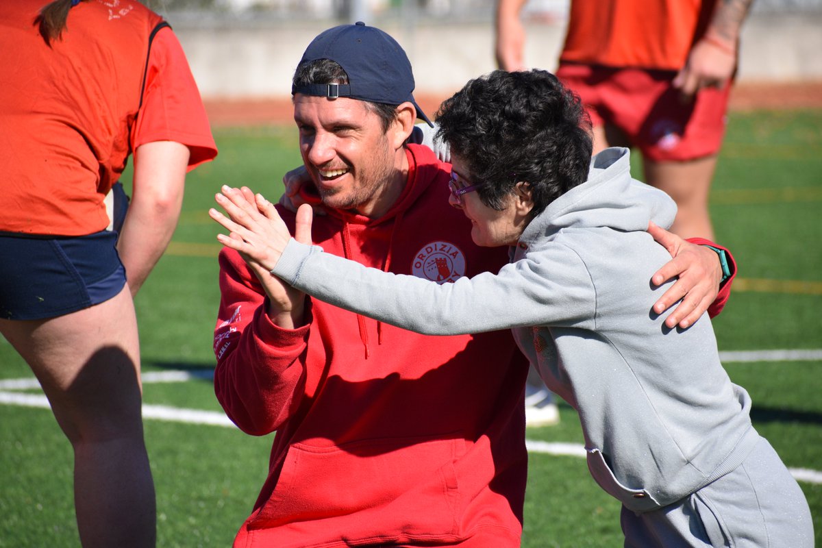 ORDIZIARUGBY's tweet photo. 🏉 Errugbi inklusiboa gaur Ordizian | Rugby inclusivo hoy en Ordizia.

😍 Goiz ederra pasatu dugu | Hemos pasado una mañana bonita. 

🤝 @atzegi @gautenagipuzkoa @Agifes eta Garagune Ordizia https://t.co/eEbD7ifu3g