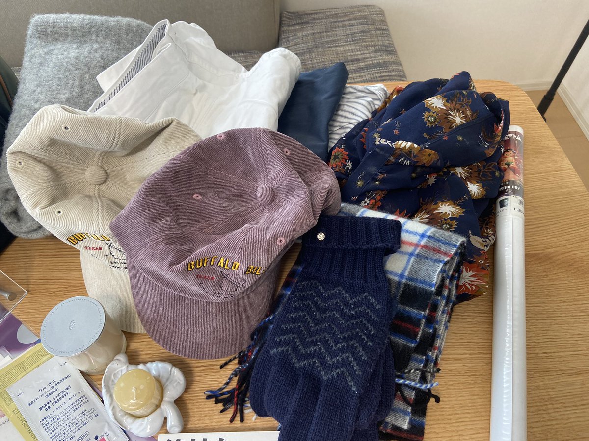 kurashi_levelup's tweet photo. ▼エコリング持ち込み報告▼

家中の断捨離した物の中で
メルカリでは送料負けしそうな物や
需要がなくて中々売れなかった物を
エコリングに持ち込みました

いつもはブックオフをよく利用するのですが、エコリングは買取不可がほぼ無いと噂だったので色々持ち込んでみました

結果は、、、↓

#断捨離 https://t.co/GlxnrjyuBz