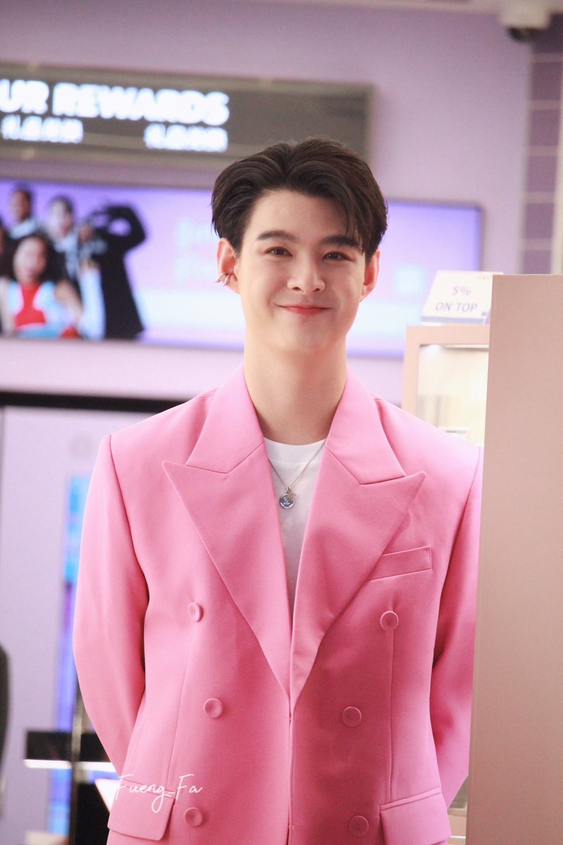 Pink boy So cute 👶🏻

SAINT X LAKAFIRSTERX
#LakaXFirsterxเซ้นต์
#Saint_sup #MingEr
