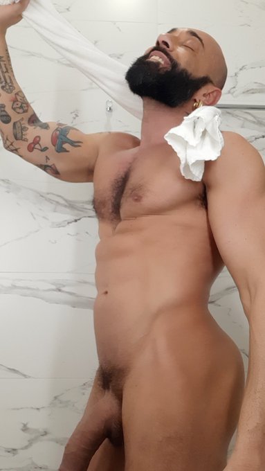 Sigue mi onlyfans con mucha  polla https://t.co/woBMmTnQHs