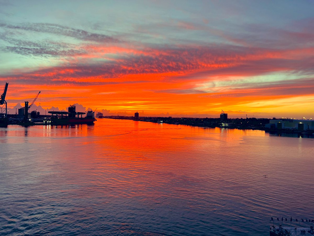 Audrey02Jones's tweet photo. Just arrived back from a 7 day cruise to Port Canaveral. #snapthesun https://t.co/Zww7ZllV2M