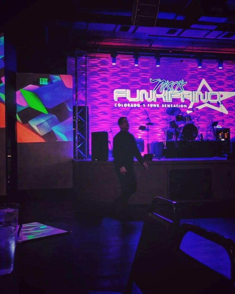 vuthy's tweet photo. Pre-Valentine date night checking out the local live music venue and a funk band. They had horns! And a saxophone! https://t.co/r1PB2tUasu https://t.co/uQi64wLtL7