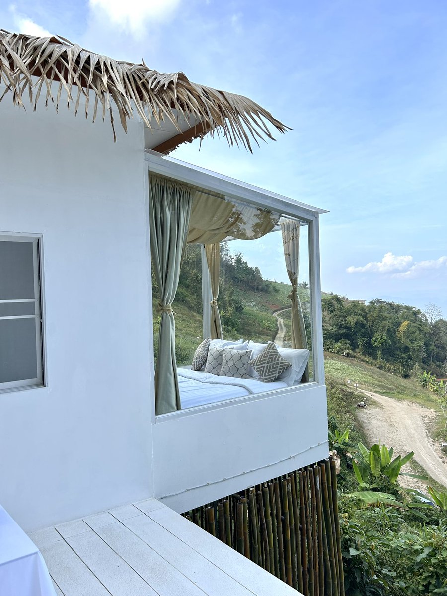 🍊📍The cloud , ได้มานอนพักใจสูดอากาศบริสุทธิ์ที่แม่แตง จ.เชียงใหม่🥰 นอนชมธรรมชาติวิวภูเขา สวยอลัง พอตื่นเช้าเห็นทะเลหมอกผ่านกระจกใสห้องนอน ฟินสุดๆ ช่วงเย็นมีดินเนอร์หมูกระทะอีกด้วย ประทับใจ🫶🏻 <a href="/aroii/">@aroii บอกต่อ</a> <a href="/Kin24hrs/">กิน24ชั่วโมง</a> <a href="/Review_Thailand/">รีวิวไทยเเลนด์</a>