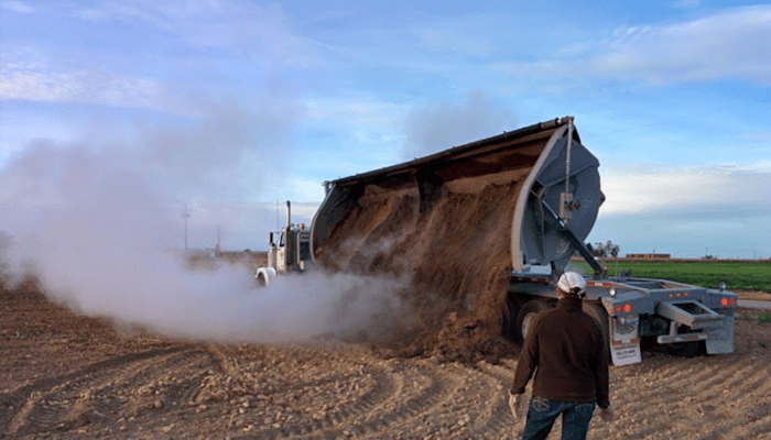 venkatakeerthi8's tweet photo. $2 Million Grant Advances Research On Manure Use
#Manure #agriculture #organicfarming #foodsafety #researchplan #OrganicCenter #riskassessment #investigators #fertilizers #landscapers @tycoonstory2020 @TycoonStoryCo
https://t.co/kF1hA6O7D4 https://t.co/WKbQ999j3J
