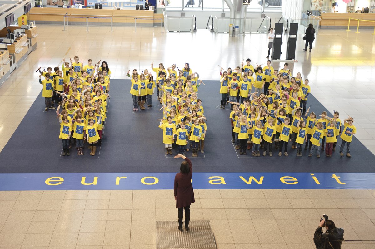 Notruf112EUweit's tweet photo. #112Day #112Day2023 #DiaEuropeo112 #112paiva @EU_EESC  @EK_Hrvatska @ECinBulgaria  @112paiva @112_sos @PompiersFR #112live @112_SOSDeiak @UMEgob @112Asturias @E112Andalucia #Emergencias #DiaEuropeo112 @MqGuardiaCivil @akoran_112 @_IGC_ @unodeldiezE @spietikainen @CE_PTrep https://t.co/OrSvLhX6e9