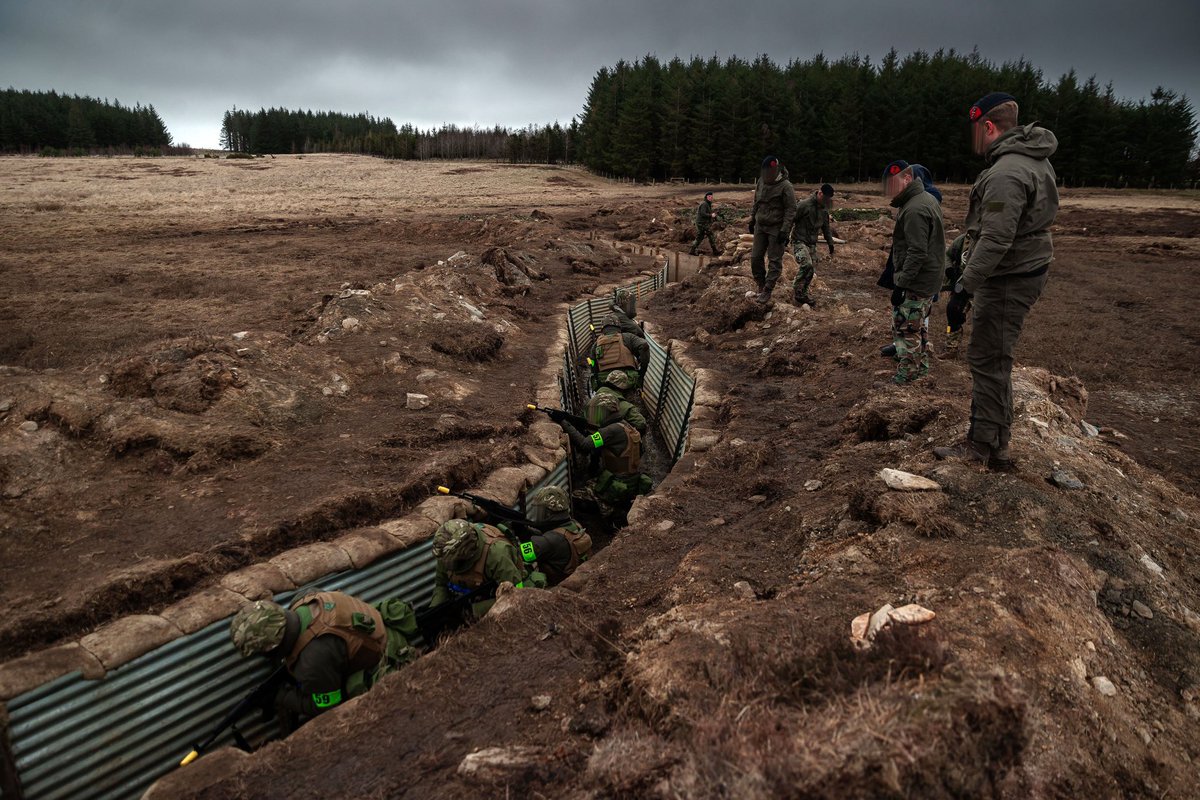 Onder de naam Operatie #Interflex worden momenteel 200 Oekraïnse militairen getraind door het <a href="/korpsmariniers/">Korps Mariniers</a>.🇺🇦In vijf weken tijd worden de rekruten getraind op het gebied van overleven in het veld en vechten tegen de Russische vijand. 

#koninklijkemarine #korpsmariniers #QPO