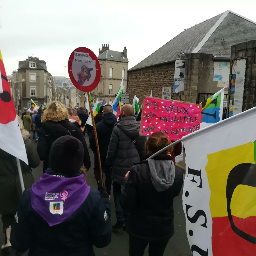 leSNU62twitte's tweet photo. 📢 #retraite #4round Mobilisation record contre cette #RéformedesRetraites injuste et brutale ce samedi #11fevrier à #boulognesurmer 👍 12 800 manifestant-es 💪💪💪 (👉AG Lundi 13 février à 18h, salle des sports du Chemin Vert) https://t.co/u6mpXDclhV