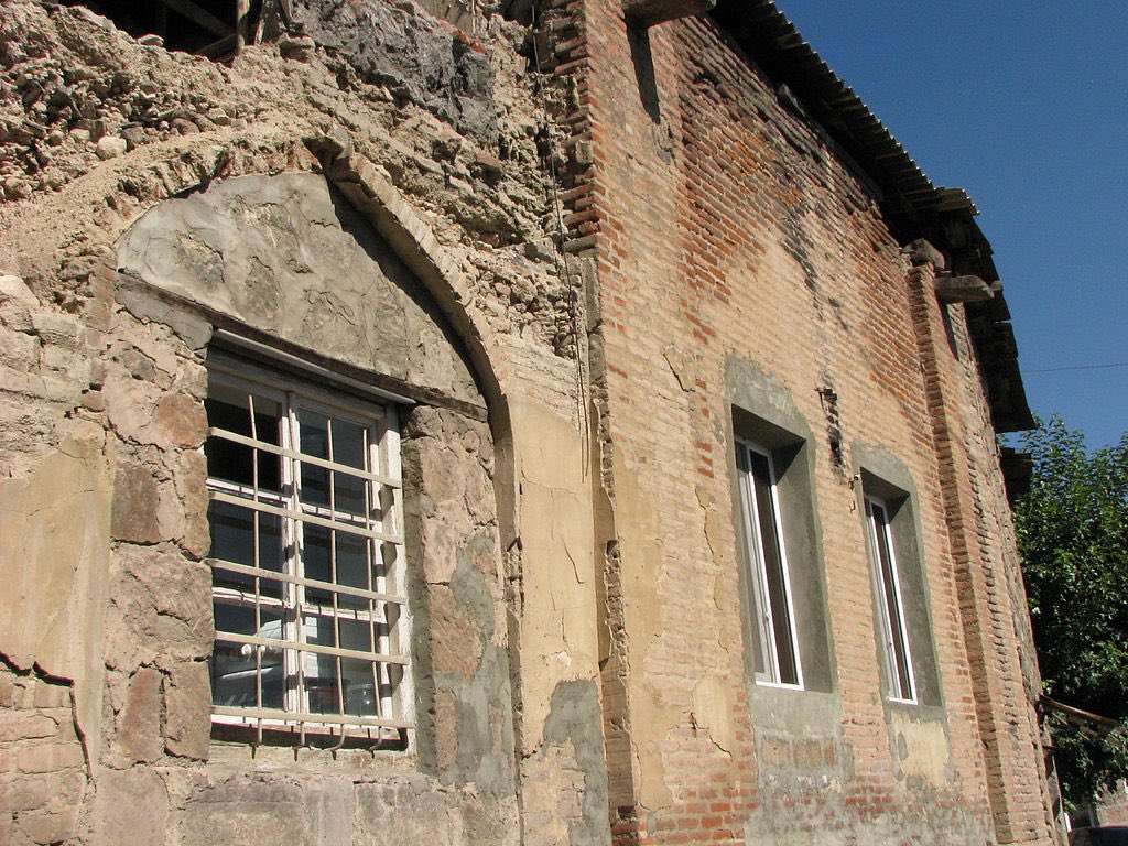 AzDelUnesco's tweet photo. Le patrimoine portant les expressions culturelles des générations #azerbaïdjan/aises dans les villes et villages comme #Iravan, #Gafan, #Vedi, #Goycha, #Nuvadi a été délibérément détruit par l'#Arménie en violation de la #2005Convention et d'autres conventions de l'@UNESCO. https://t.co/5ygaxZG0R1