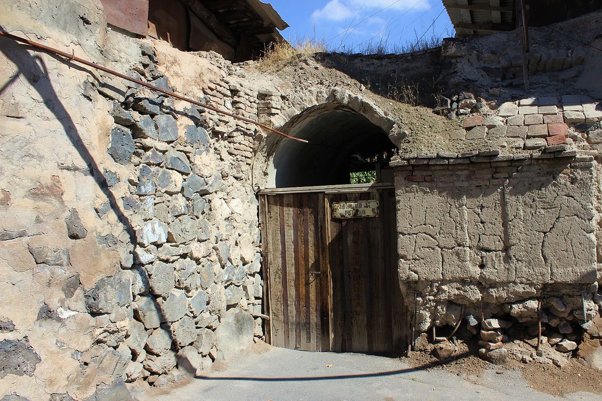 AzDelUnesco's tweet photo. Le patrimoine portant les expressions culturelles des générations #azerbaïdjan/aises dans les villes et villages comme #Iravan, #Gafan, #Vedi, #Goycha, #Nuvadi a été délibérément détruit par l'#Arménie en violation de la #2005Convention et d'autres conventions de l'@UNESCO. https://t.co/5ygaxZG0R1