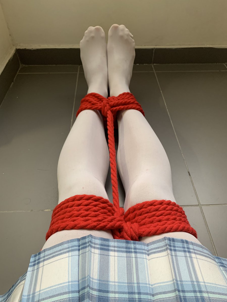 Asakutoooo's tweet photo. tried out some ties! 

#bondage #绳缚 #捆绑 #白丝 #緊縛 https://t.co/V0GuYUCEKN