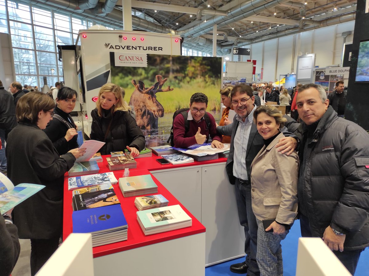 JuanaMartnezGo5's tweet photo. Hoy en Feria de Gran Público de #Hamburgo junto a nuestros especialistas del turismo presentando a #CubaUnica @JuannCarlosGG
@CubaMINREX https://t.co/TB1BEiu8Gd