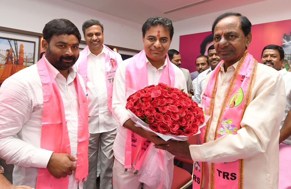 RajuShambipur's tweet photo. నాకు శాసనమండలిలో ప్రభుత్వ విప్ గా అవకాశం కల్పించిన ముఖ్యమంత్రివర్యులు శ్రీ కేసీఆర్ సార్ గారికి మంత్రివర్యులు శ్రీ కేటీ రామారావు అన్న గారికి హృదయపూర్వక ధన్యవాదాలు. https://t.co/Hpsm1fNmwA