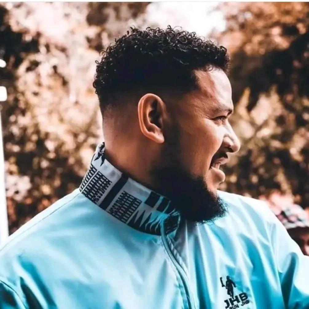 IRUNJHB's tweet photo. Long live Super Mega live long. Thank you for the music , thank you for allowing us to be part of your amazing project Lemonade through our designs. RIP AKA https://t.co/4cb2rWieay