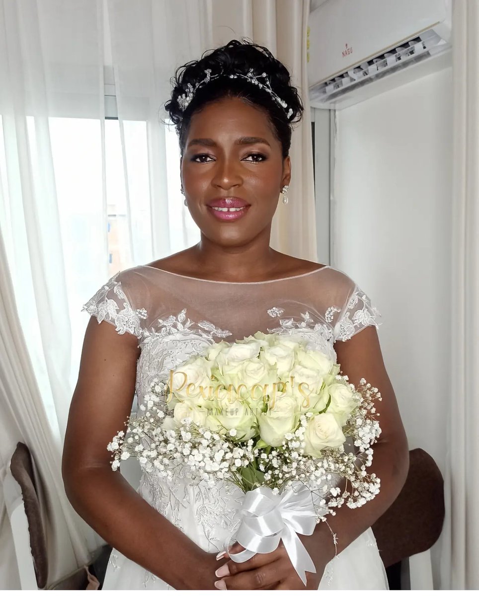 florexkengne's tweet photo. Simple et efficace 👌🏾✨
Make-up by #Rexiacaps
@florexkengne https://t.co/wuWbrZKMar
