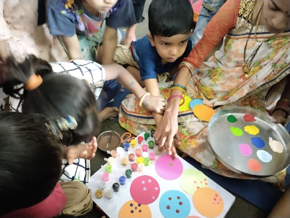 RavinderCharan's tweet image. #BALVATIKA
Coloring activities can be a fun and educational experience for pre-primary children. Government pre school U.T. of Dadra and Nagar Haveli and Daman &amp;amp; Diu
#playbased #Colouring #activity #prrschool #preprimary
@SamagraDNHDD @ssa_damandiu @EduMinOfIndia @SamagraShiksha