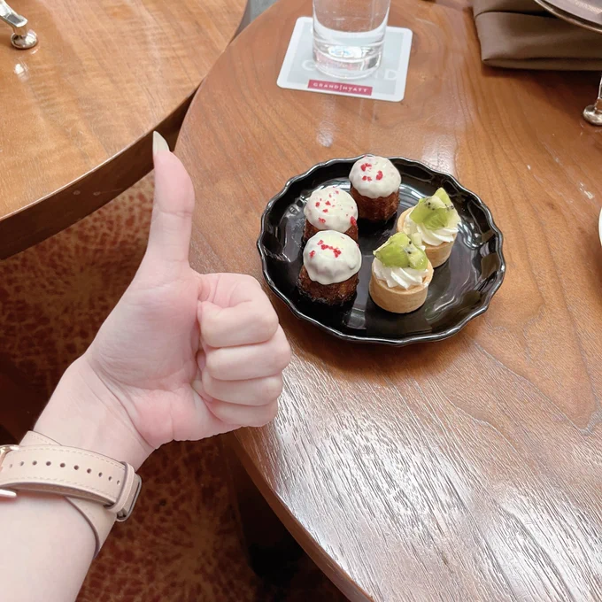 今日はカヌレおいしくて9個おかわりしたけど2回目のおかわりの写真撮り損ねたタルトもおいしくて3個だけおかわり₍ᐢ.ˬ.ᐡ₎ 