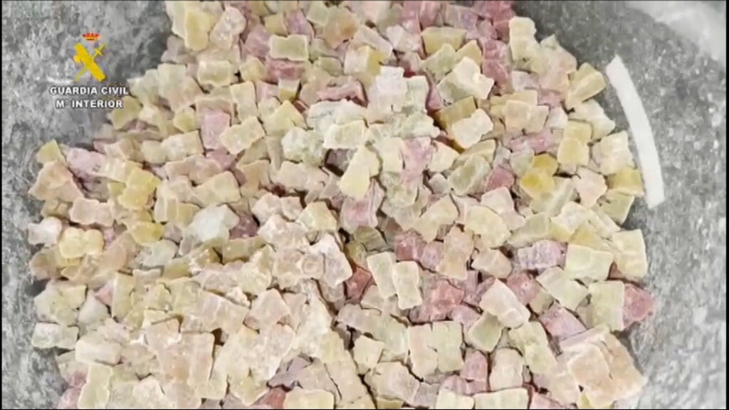 3CatInfo's tweet photo. Troben 5.000 gominoles de marihuana en un laboratori clandestí al centre de Barcelona https://t.co/cBSu9iFqSQ https://t.co/raPYA10QZY