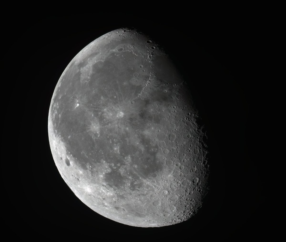 LtNo2's tweet photo. Under her watching eye (the Moon)...I shot #NGC2175 last night. I think the #ASI1600GT I use still packs great value 🙂. #Astronomy #Astrophotography https://t.co/sl1jjY4nxC