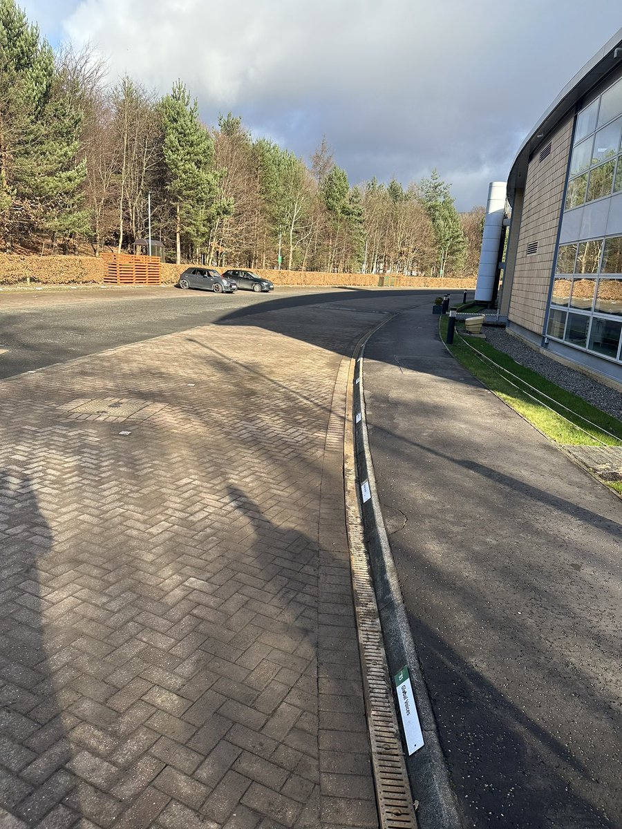Inverallangm's tweet photo. Taking advantage of the mild dry weather to clean out the drainage channels and car park spaces for one of our clients in Stirling https://t.co/lrgBWFzZQx
