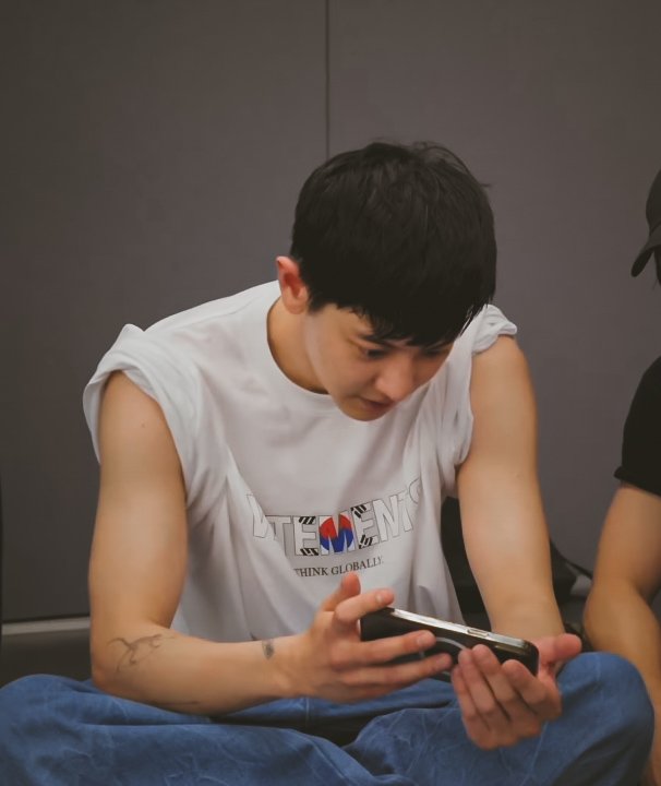 loeygraphs's tweet photo. 📸
#CHANYEOL #찬열 #박찬열 #엑소찬열 https://t.co/Hq43IN7dbI