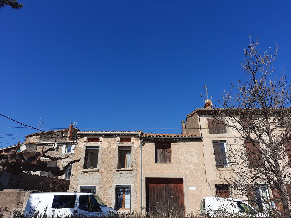 MagnoliaFrance's tweet image. Bonjour, another beautiful day here in SW France. #weekendsunshine 🌞🌝 #Azille #Aude