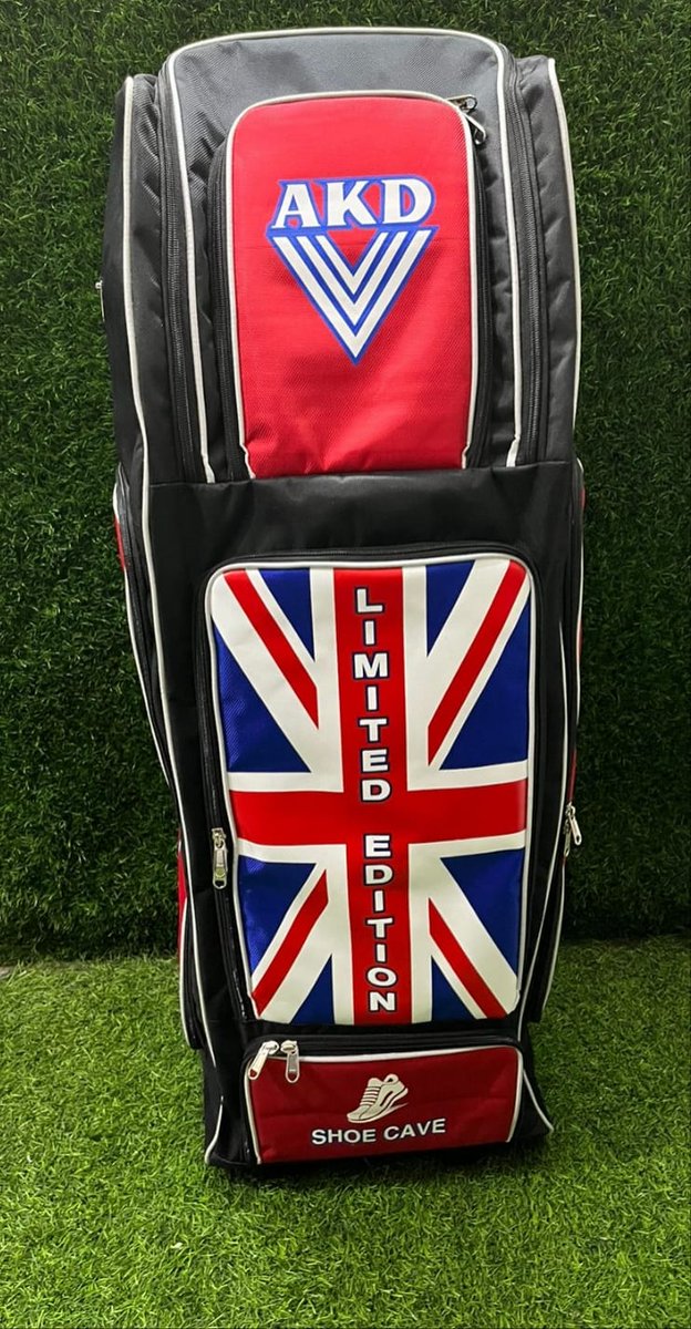 AkdCricket's tweet photo. #cricket #unionjack #dufflebag #newdesign #akdfamily #trendy #NewPost https://t.co/EvvG9aHnsx