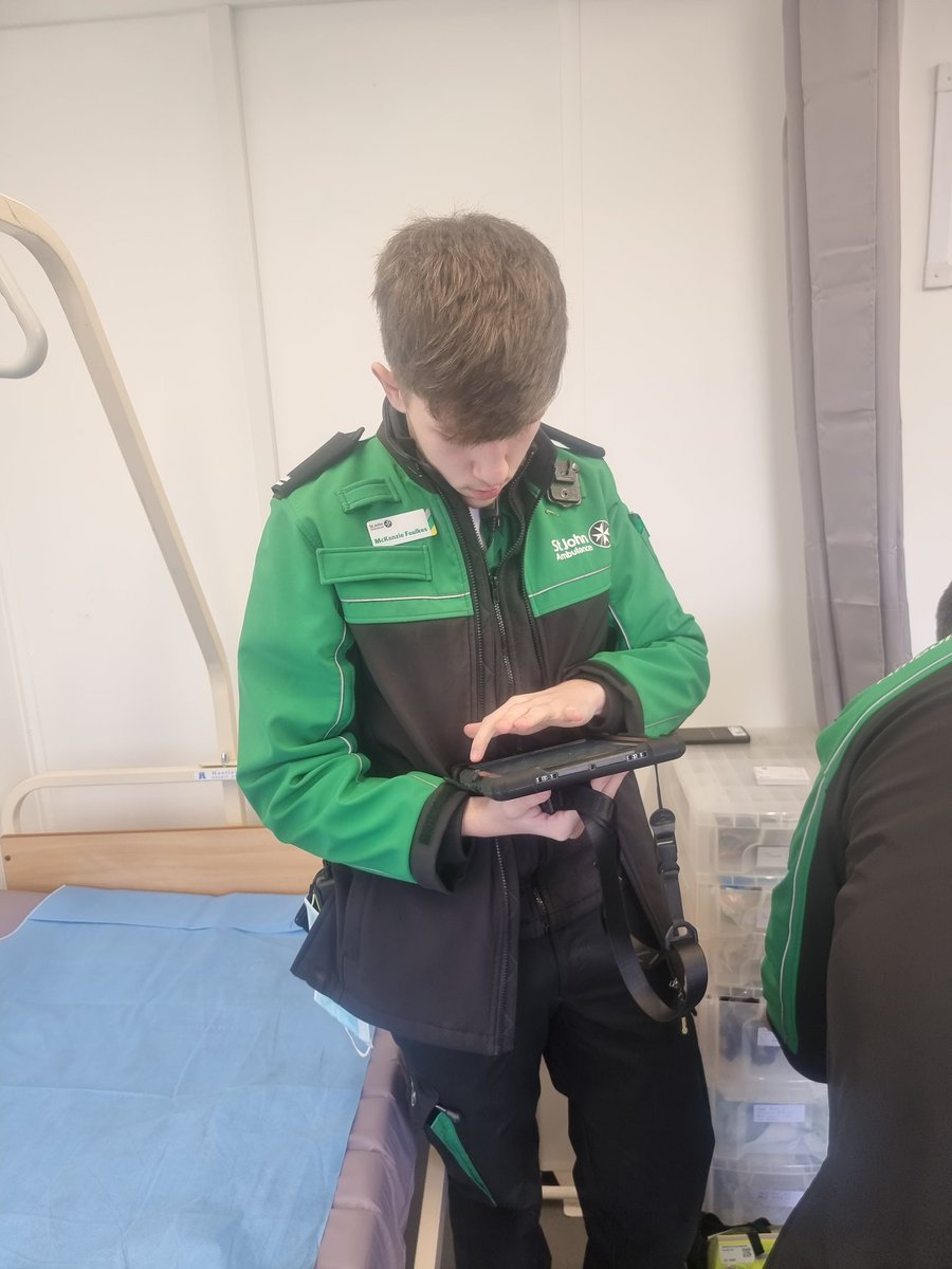 SJA_DConlon's tweet photo. @stjohnambulance history is being made here at @UttoxeterRaces as @kenzie_foulkes form @SJASSW becomes the first volunteer *ever* to complete our brand new Electronic Patient Report Form on a live event.
The verdict? Really easy to use and so much better than paper
#Thefuture https://t.co/U0uD69RYaI