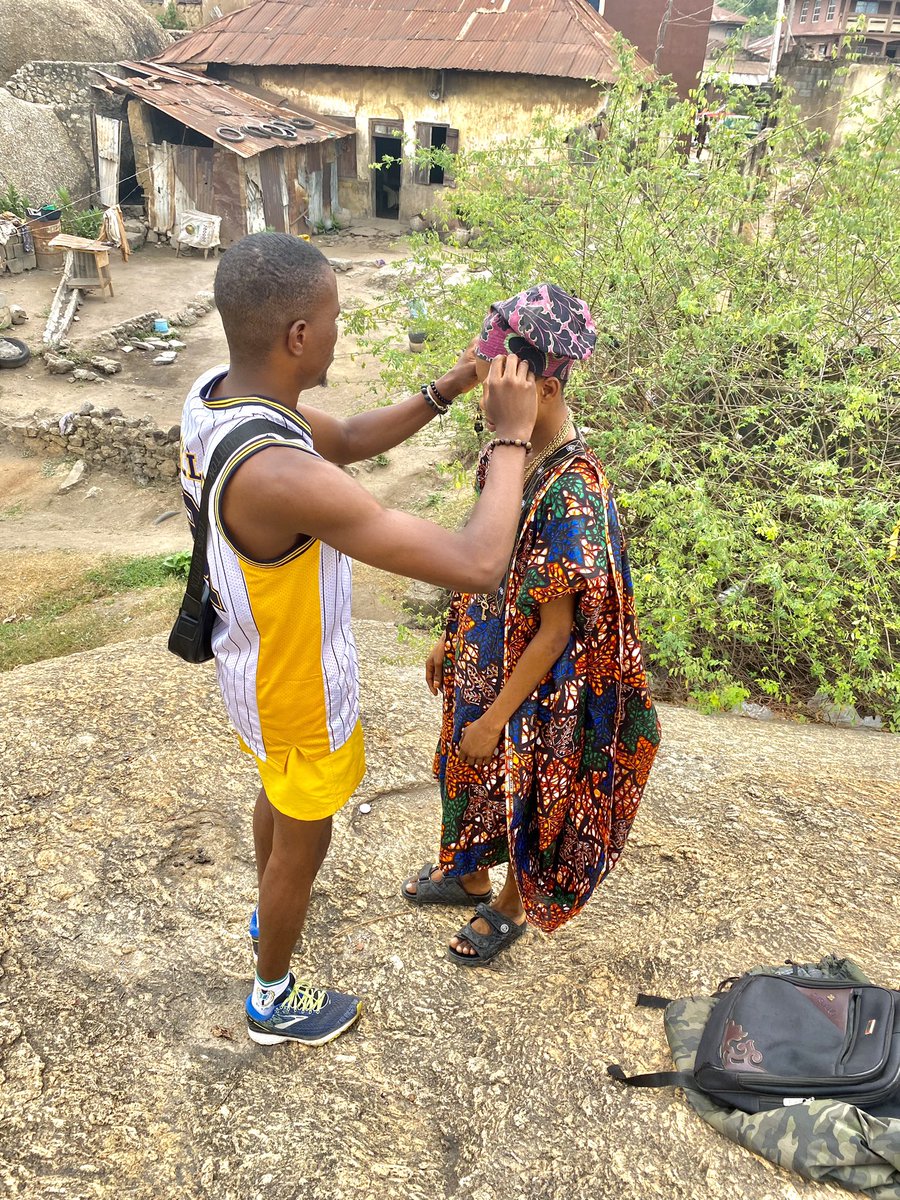 TOKZphotography's tweet photo. How I decided to use my nephew to archive my daily shoot 😊 here we have behind the scene and the final result                     #TOKZ📸   #ObiDattilnLagos  #JeriqXKolaBoyXHero  #prayforburna #RIPAKA #akaworldwide #Abeokuta #RipLegend #Messi #Psquare  #POS  @_DomicileDesign https://t.co/XBNiMsvm88