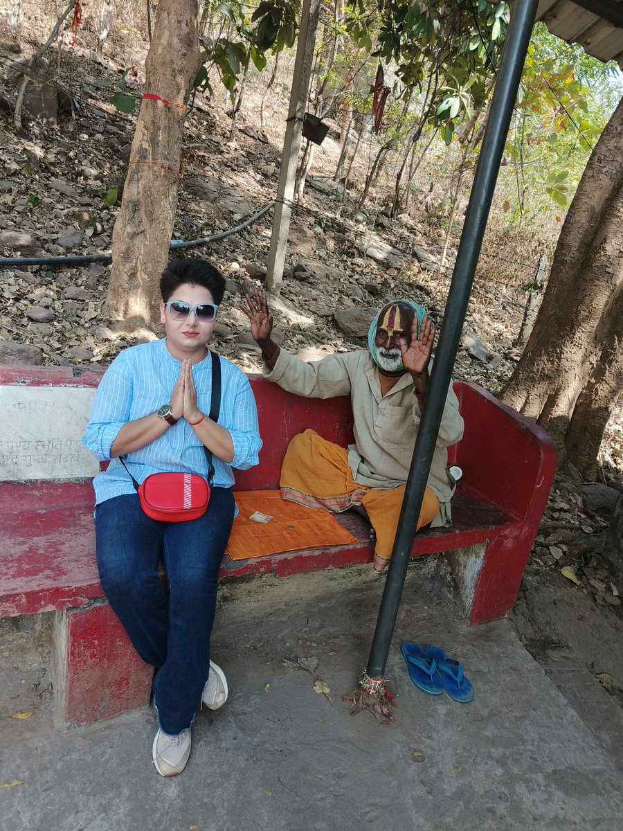 TheAnushreeDash's tweet photo. Connecting with everyone and seeking blessings.

#TheycallmeNari #ConnectDilSe #ourpeople #ourconnection https://t.co/OyJP8T6WEz