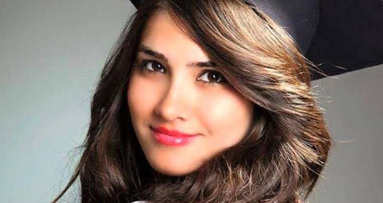 Unutmadık seni meleğim 🤍
#ÖzgecanAslan