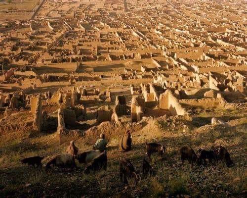 RahelaJafari's tweet photo. افشار زخم ناسور تاریخ ، بی رحمانه ترین رقابت سیاسی دوران!!!
یاد شهدای افشار گرامی و نفرین بر عاملین آن حادثه پر از وحشت و کینه ...
#StopHazaraGenocide https://t.co/PVCCY22fIg