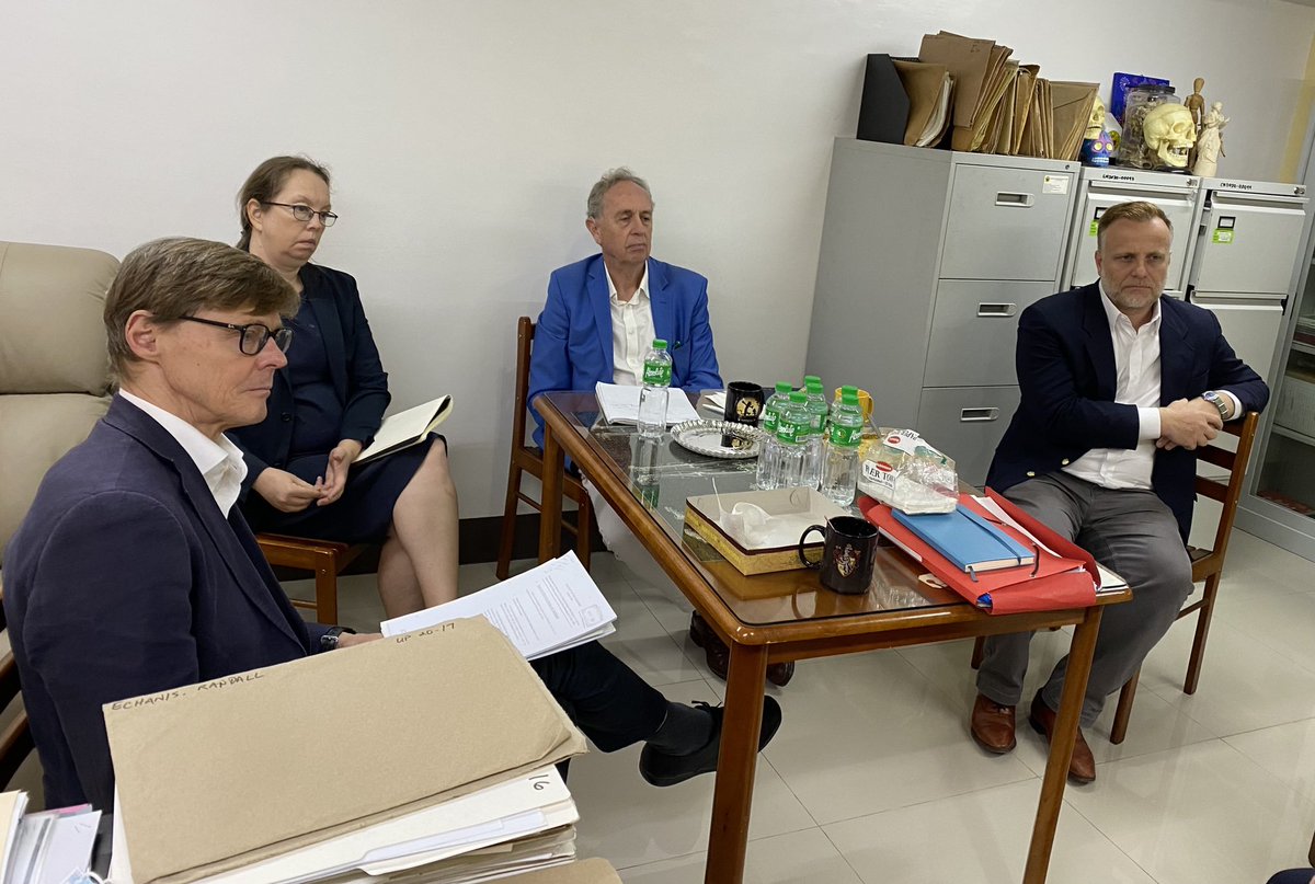 jairojourno's tweet photo. LOOK: Dr. Raquel Fortun meets with UN special rapporteur on EJKs Dr. Morris Tidball-Binz and other international experts. 

As a forensic pathologist, Dr. Fortun reexamines the body of some drug war victims – including Kian delos Santos. @rapplerdotcom 

📷Dr. Raquel Fortun https://t.co/4lux0iHv1u