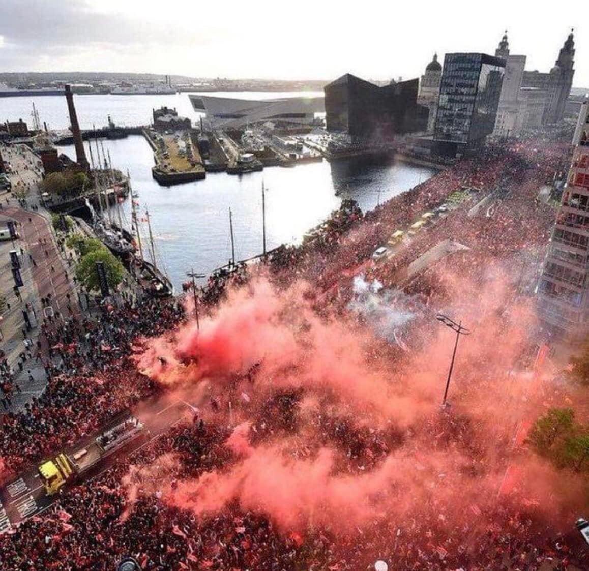 james79rigby's tweet photo. No Liverpool fan can skip this amazing picture without a like and rt @LFC https://t.co/qtqkLpStbm
