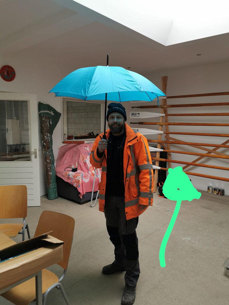 Twirre1's tweet image. Dankzij #ActaMarine houdt onze voorzitter het voorlopig weer droog.