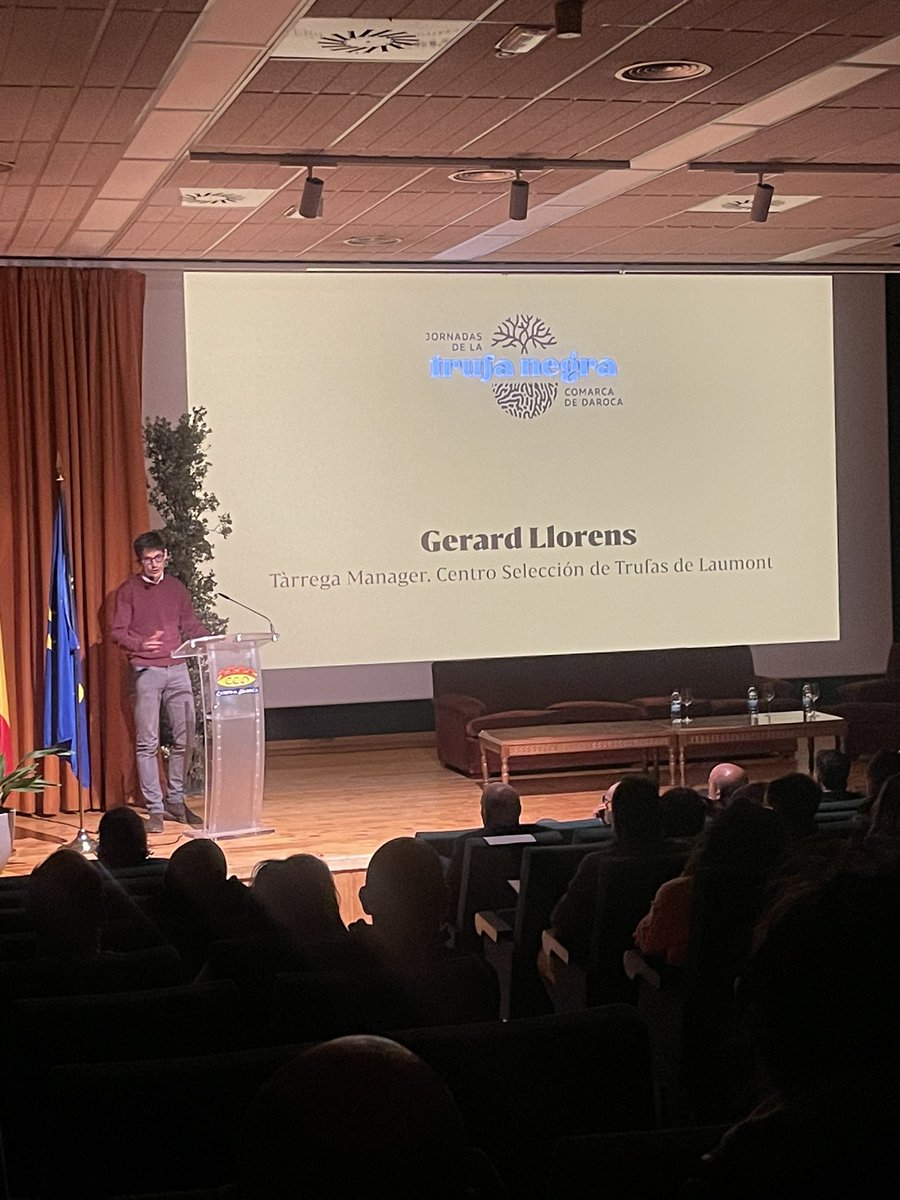 truzarfa's tweet photo. ~ Trufa comarca de Daroca ~

Retos en la truficultura: la trufa ecológica con Gerard Llorens Tárrega Manager de @Laumont_  

Antonio Montoro: “Hay que ir hacia sellos y marcas de calidad diferenciada como el sello ecológico que es calidad social” 

#comarcadaroca #trufanegra https://t.co/SEfDqHcxYI