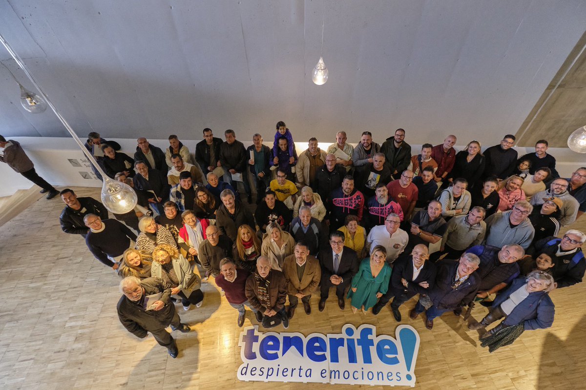 CastherLaura's tweet photo. El @CabildoTenerife impulsa el Carnaval de S/C con el apoyo de un centenar de grupos. @PedroMartinTfe agradeció a los grupos el esfuerzo que realizan todo el año.
Pronto presentaremos #TFCool, nuestra estrategia de grandes eventos, donde el Carnaval tendrá un lugar protagonista https://t.co/xecdHrSAsH