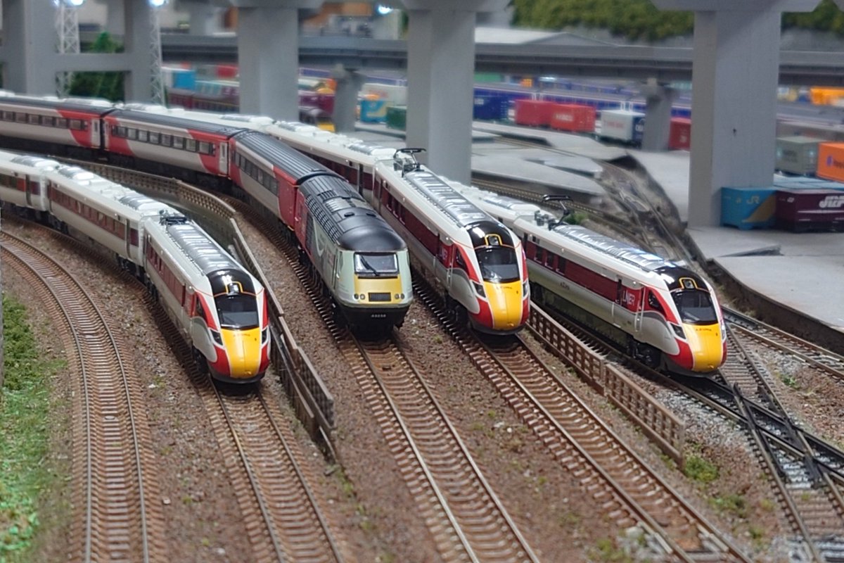 khk_800's tweet image. #TwitterModelTrainShow

Class 800だらけ