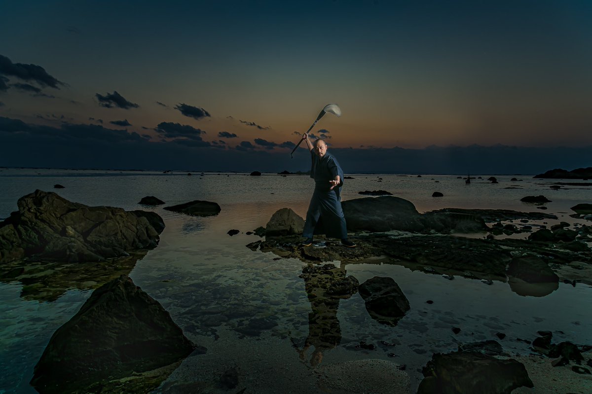DAISUKEART's tweet photo. 奄美大島　写真撮影
#DAISUKEART #奄美　#写真　#着物 https://t.co/fNBkFQ2oQc