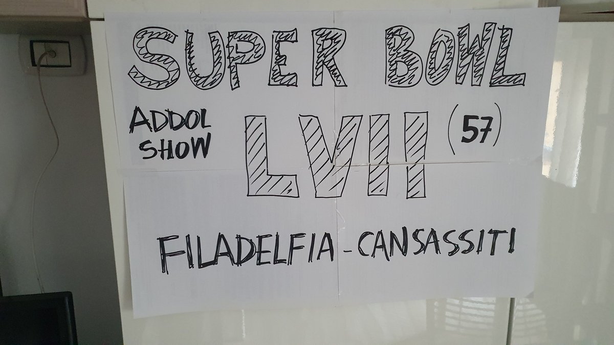 tripatre's tweet photo. A noi di @huddlemag le grafiche di CBS, FOX, NBC e ESPN ci fanno un baffo!!!
#SuperBowl https://t.co/N3SOQ59hwB