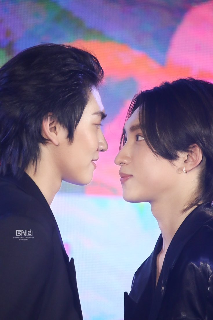 BossNoeul_TH's tweet photo. เพียงสบตาแค่ครั้งเดียว เพียงสบตาแค่วิเดียว เธอทำให้หัวใจของฉันนั้นเต้นแรงอีกครั้ง 🎼💕

#ThePreciousTimeinVietnam https://t.co/4XAvMkVaSq