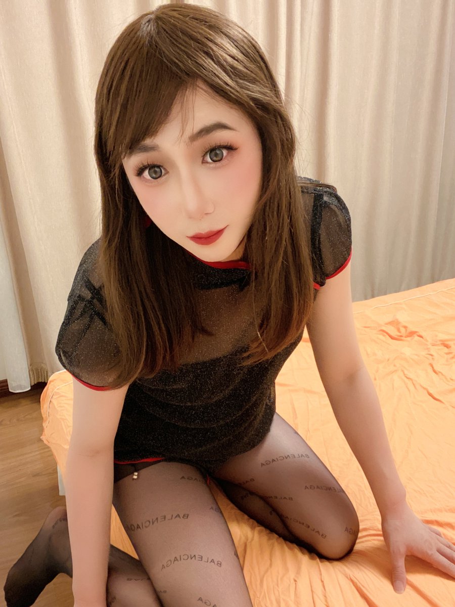 Cdmxiaohan's tweet photo. 性感小旗袍 https://t.co/vONtoPWFL0