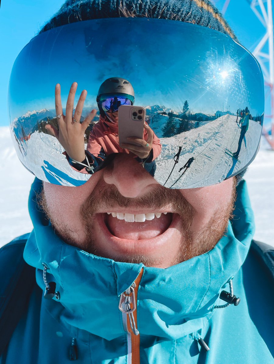 toriakeith's tweet photo. Home time from the best skiing trip EVER ✨🎿💍 https://t.co/uBIUVIi1zG