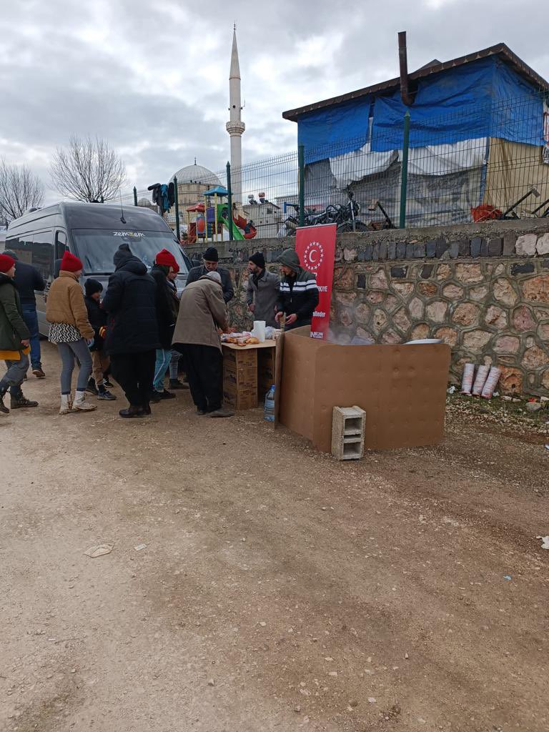 huseyinbas_BTP's tweet photo. 📍Kahramanmaraş/Pazarcık Aksu Spor Stadyumu Yanı
Sıcak yemek dağıtımımız vardır. Tüm halkımızı bekleriz. https://t.co/uISpcYRhIS