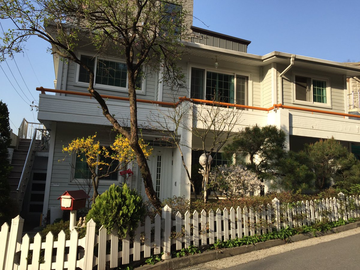 JamJoycesjh's tweet photo. Happy 13th Year Anniversary #YongSeo #13thyearwithYongSeo.
Missing the place where all these started. Love you both @sjhsjh0628 and @JYHeffect 💖💖💖😘 https://t.co/SQbMt1dt5A