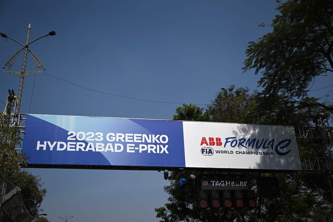 chinhamadhu's tweet image. Who’s ready for a spicy weekend! 🌶️🇮🇳

Join us for the first ever E-Prix race in Hyderabad Today, 

Round 4 of Season 9! 
@TheRealHimanshu @Taraka Rama Rao - KTR 
#DSPENSKE
#dsperformance #hyderabadEPrix
#abbformulae #motorsport
#Hyderabad