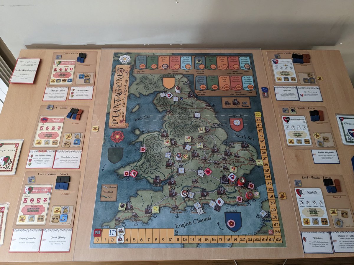 FGradaille's tweet photo. End of the first turn. The Lancastrians opted for a lighting attack on London but were stopped by logistics. Yorkists spread around the country to gather influence and slow Henry Tudor's advance. https://t.co/UruAoeG2ye