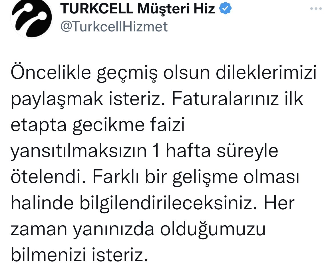 Türkiye’nin en değerli markalarından biri.
Gözlerimizin önünde çöküyor. Hayretle izliyorum.
EN üst düzey yöneticilerini tamamen hazırlıksız bir şekilde(!) CÜNEYT ÖZDEMİR’e çıkardılar. Yetmedi, bunları yazıyorlar. Ne bir plan, ne bir streteji. İBRETLİK. #Turkcell