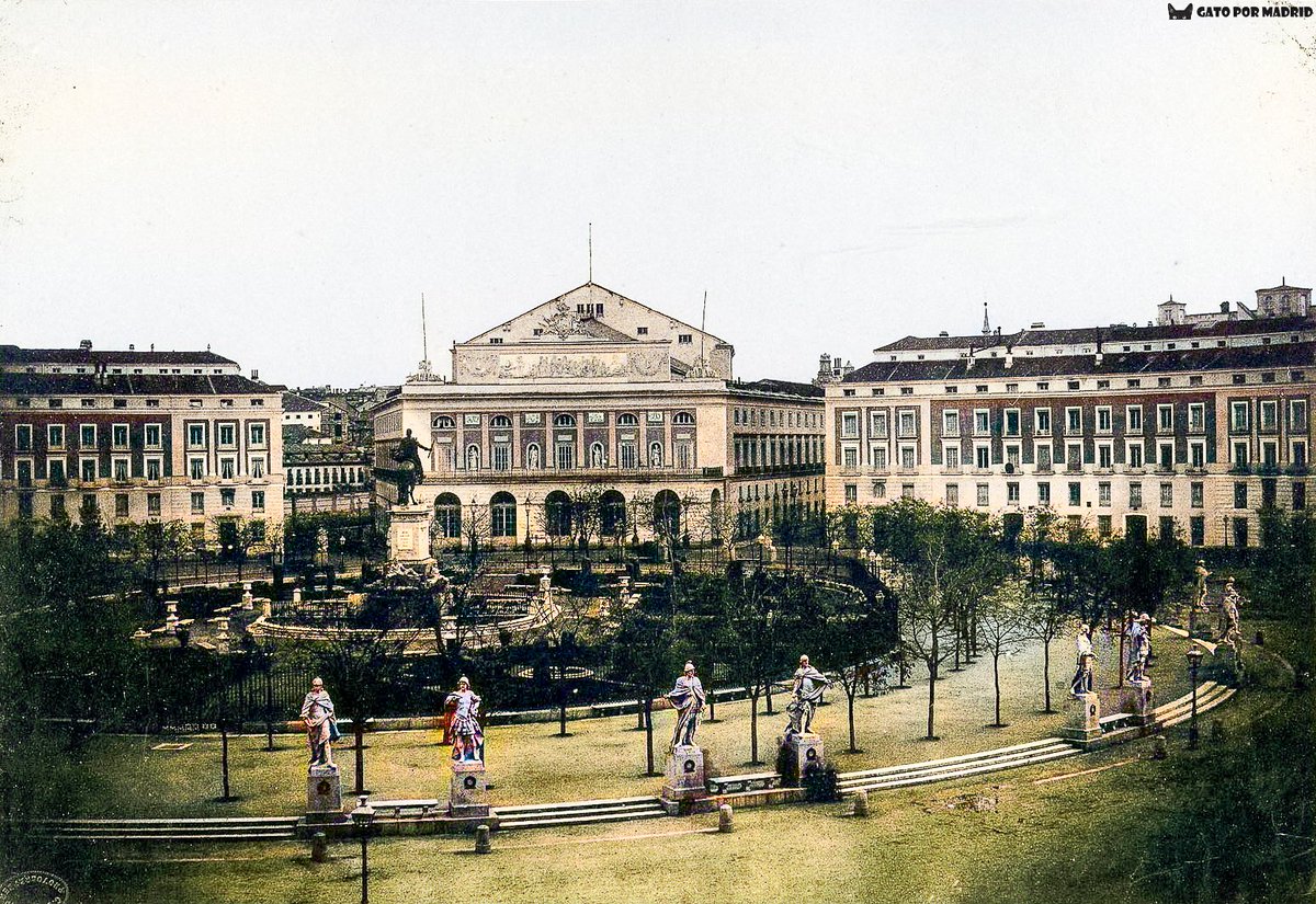 gatopormadrid's tweet photo. ¿Qué os parece la Plaza de Oriente de Madrid en la década de 1850?

Fotografías coloreadas. https://t.co/lJoO2PYYBG